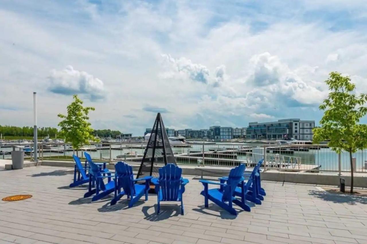 Pet Friendly Condos At Friday Harbour Innisfil Exterior photo