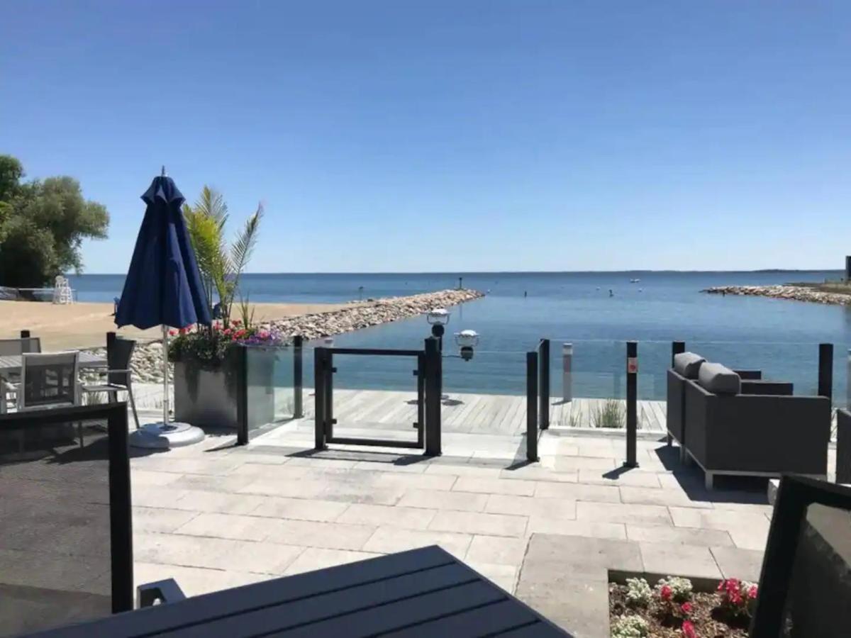 Pet Friendly Condos At Friday Harbour Innisfil Exterior photo