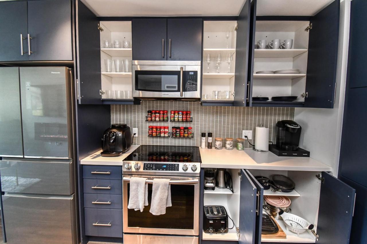 Pet Friendly Condos At Friday Harbour Innisfil Exterior photo
