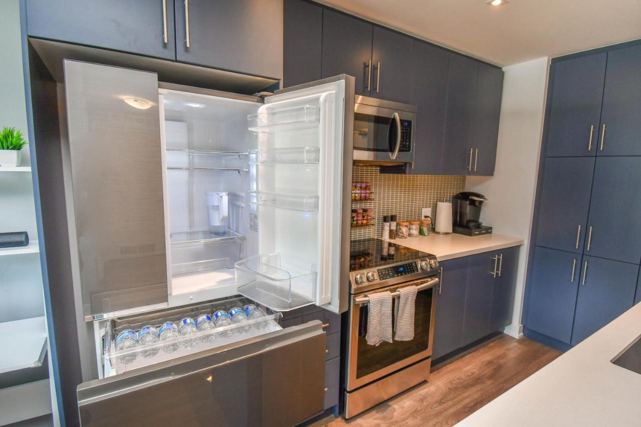 Pet Friendly Condos At Friday Harbour Innisfil Exterior photo