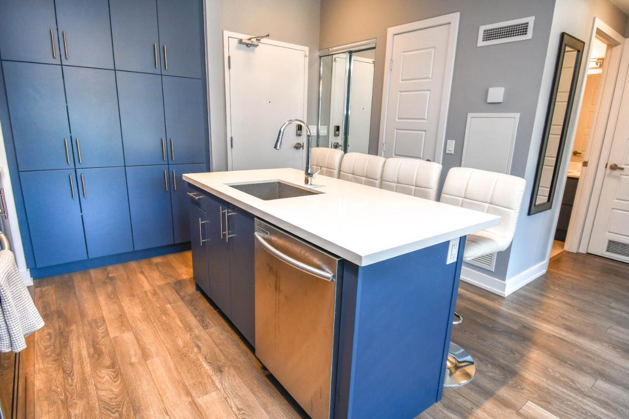 Pet Friendly Condos At Friday Harbour Innisfil Exterior photo