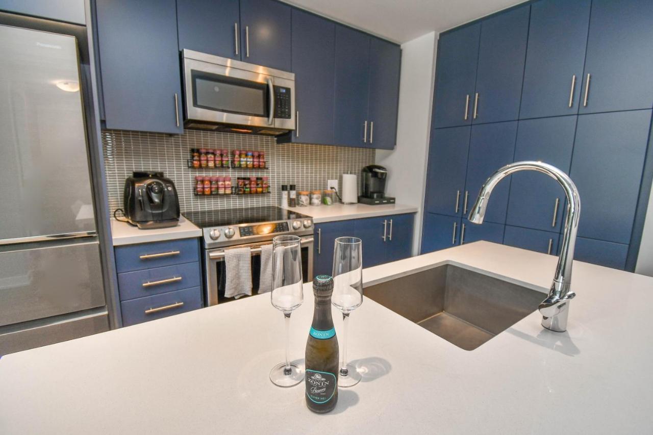 Pet Friendly Condos At Friday Harbour Innisfil Exterior photo