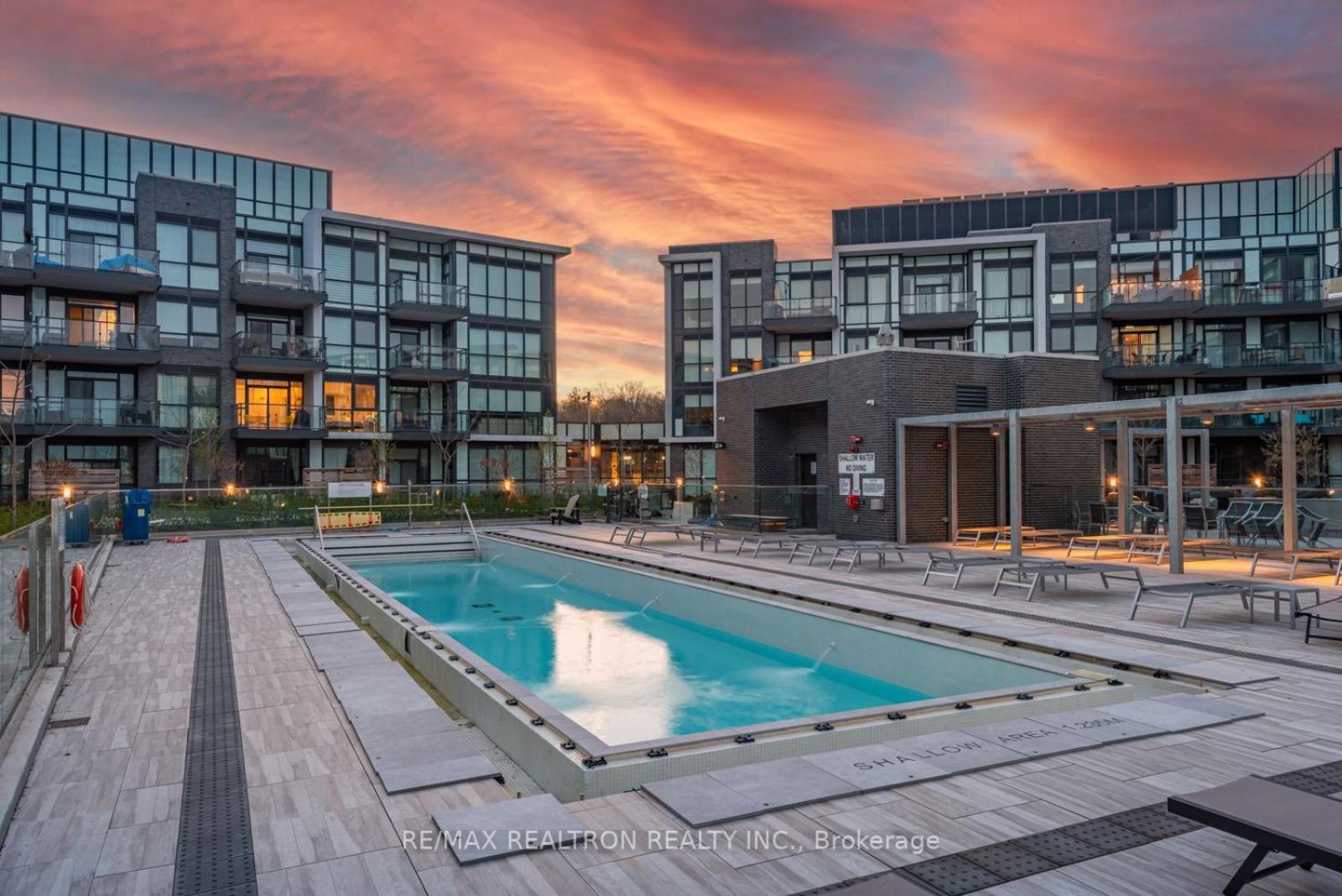 Pet Friendly Condos At Friday Harbour Innisfil Exterior photo